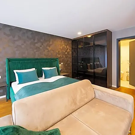 Hotel B-chill 4*